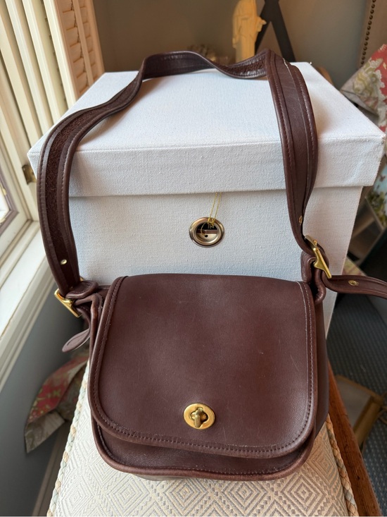 Coach Handbags - Coach Classic Brown Leather Vintage  Crossbody Legacy Trail Bag